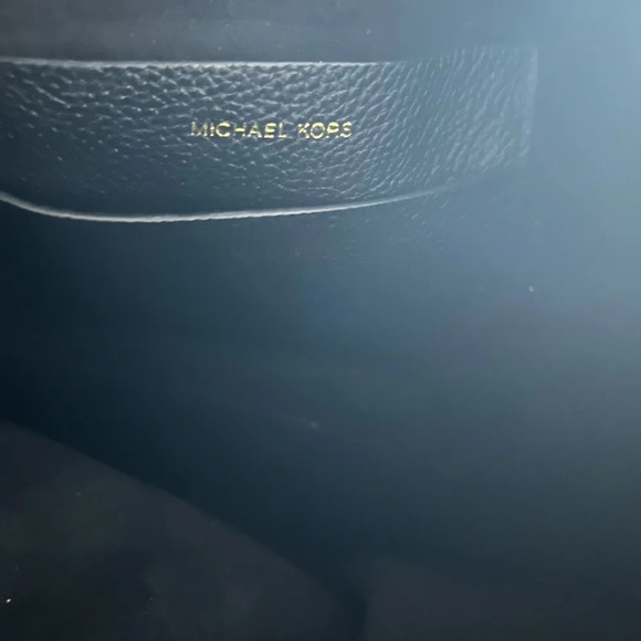 MK black purse in very good condition - Picture 4 of 5